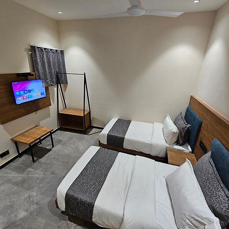 Hotel Nova Palm Rajkot Exterior foto